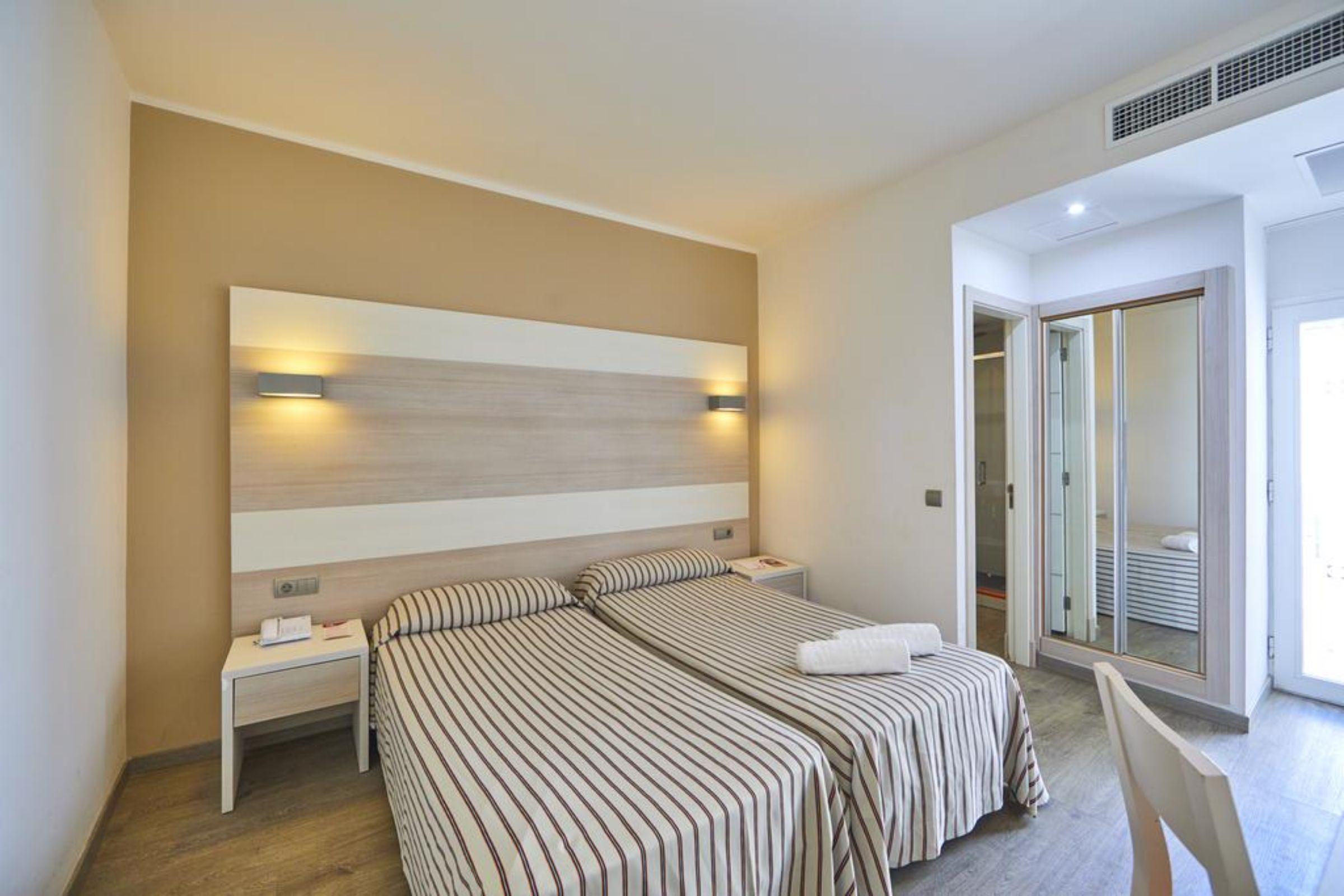 Sahara Nubia Gobi Hotel Ses Cadenes Екстериор снимка Room in a hotel