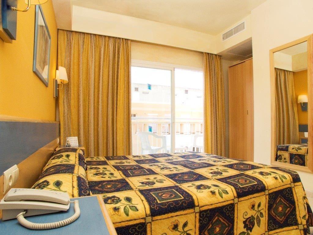 Sahara Nubia Gobi Hotel Ses Cadenes Екстериор снимка Room in a hotel